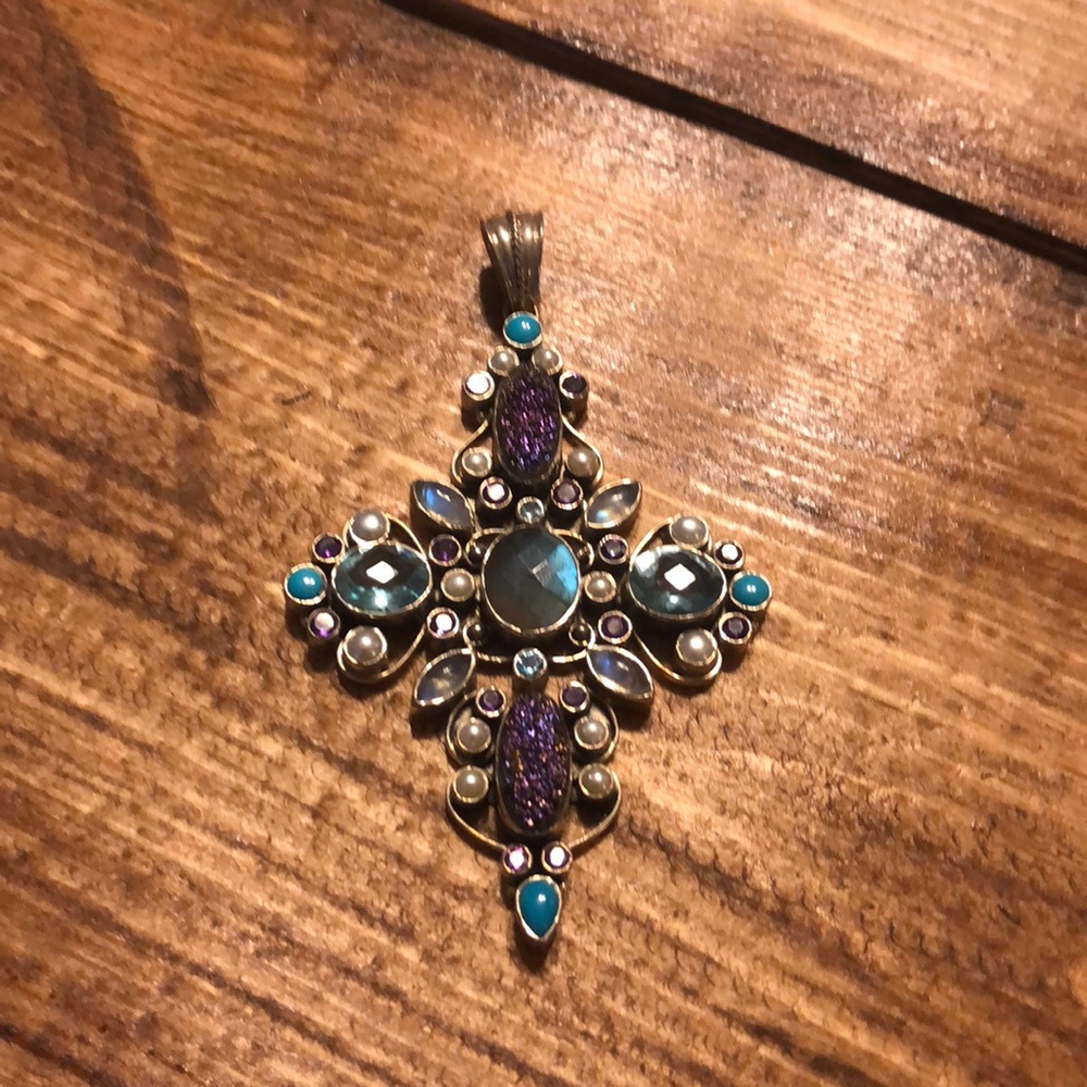 Gorgeous Cross Pendant